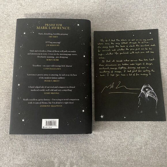 Illumicrate Edition Signed Sprayed Edge The Girl And The Stars By Mark Lawrence - Picture 4 of 15